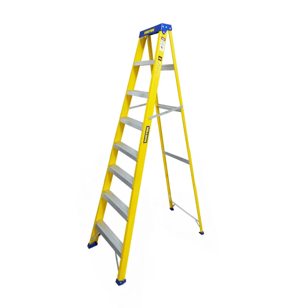 Escalera de Tijera Tipo II, Fibra de Vidrio con 7 Peldaños - Surtek ETFV27